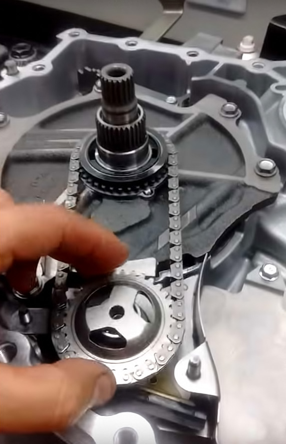 Нажмите для увеличения Установка цепи масляного насоса