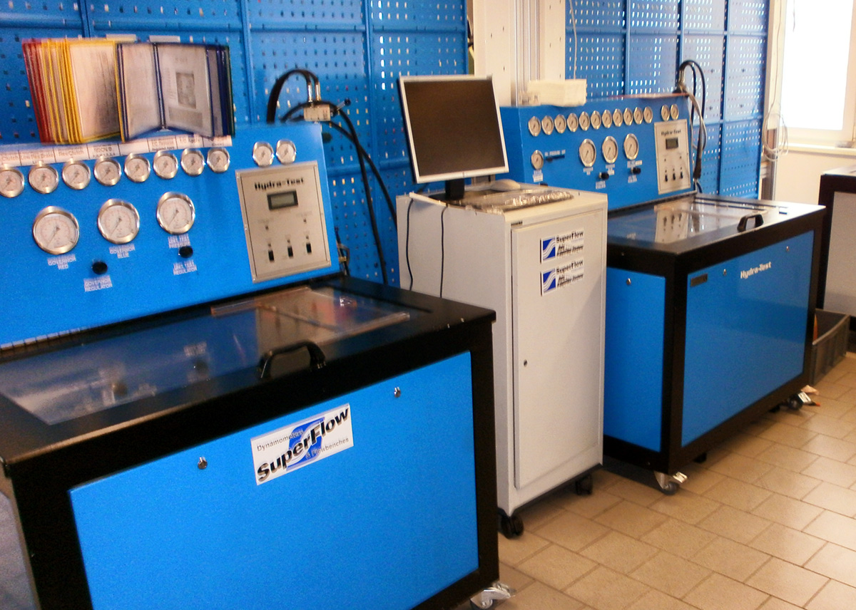 Нажмите для увеличения Специализированное оборудование для ремонта и тестирования гидроблоков вариаторов